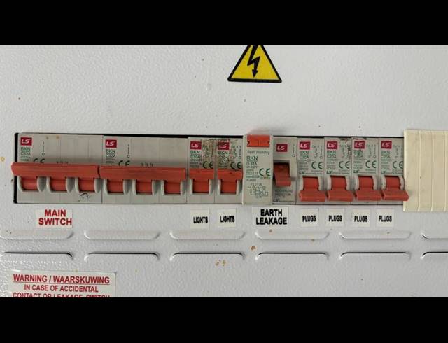 BUSINESS PROPERTY TO RENT IN SALT RIVER